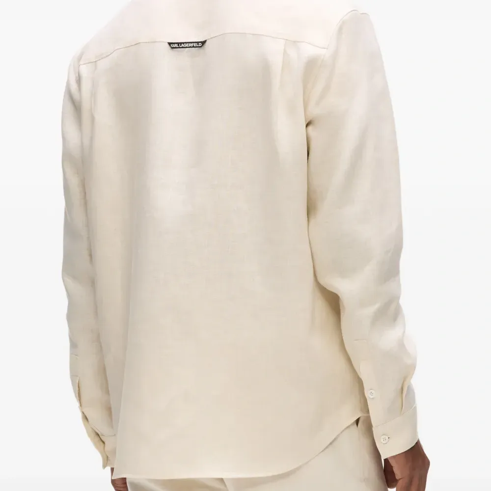 Льняная рубашка с вышивкой