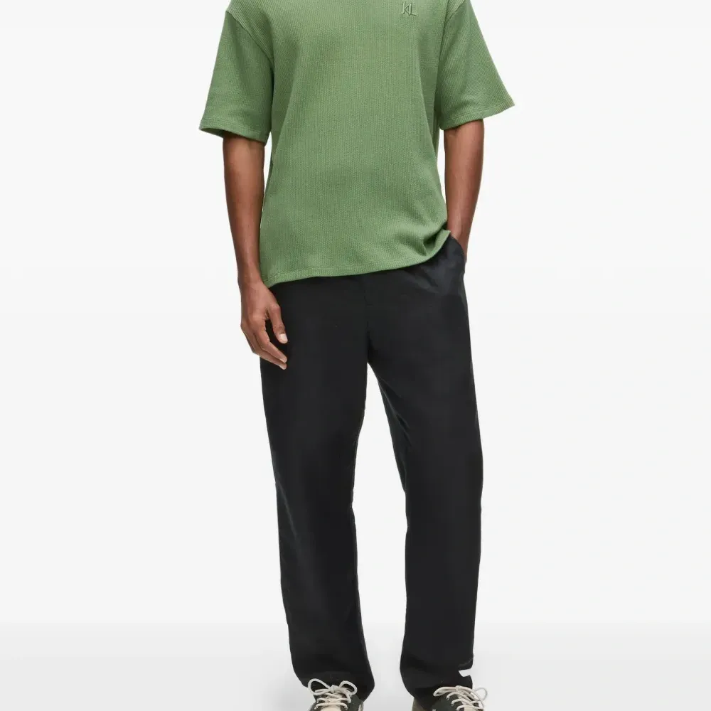 Футболка свободного кроя