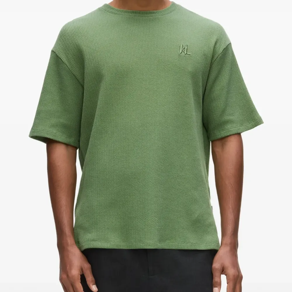 Футболка свободного кроя