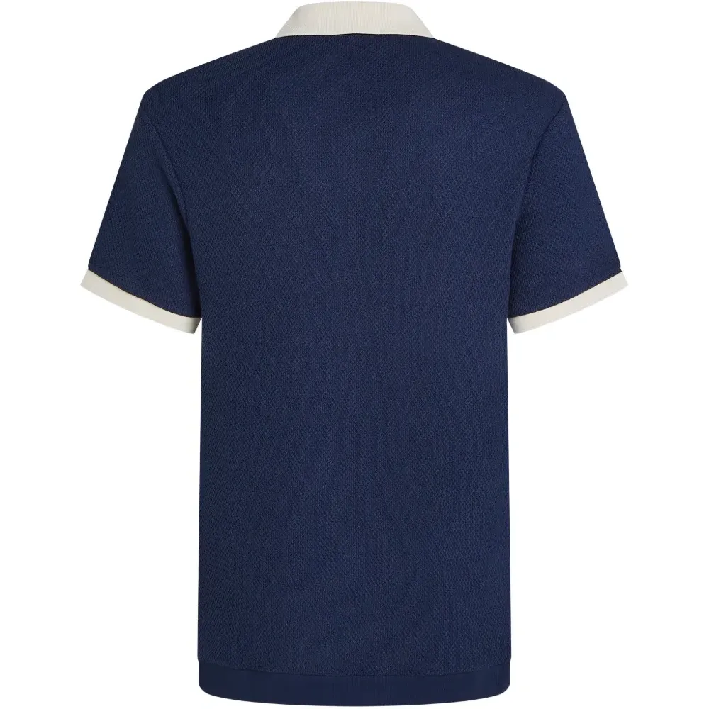 Футболка с логотипом