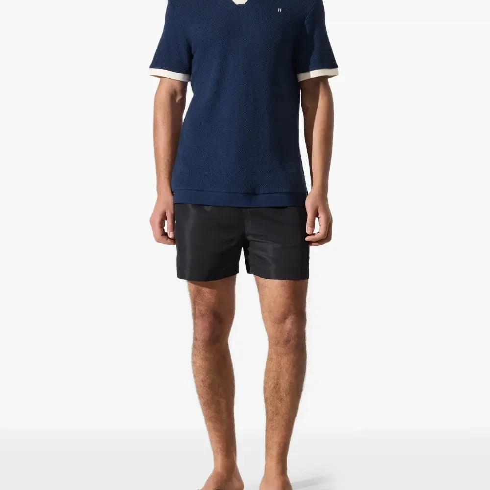 Футболка с логотипом