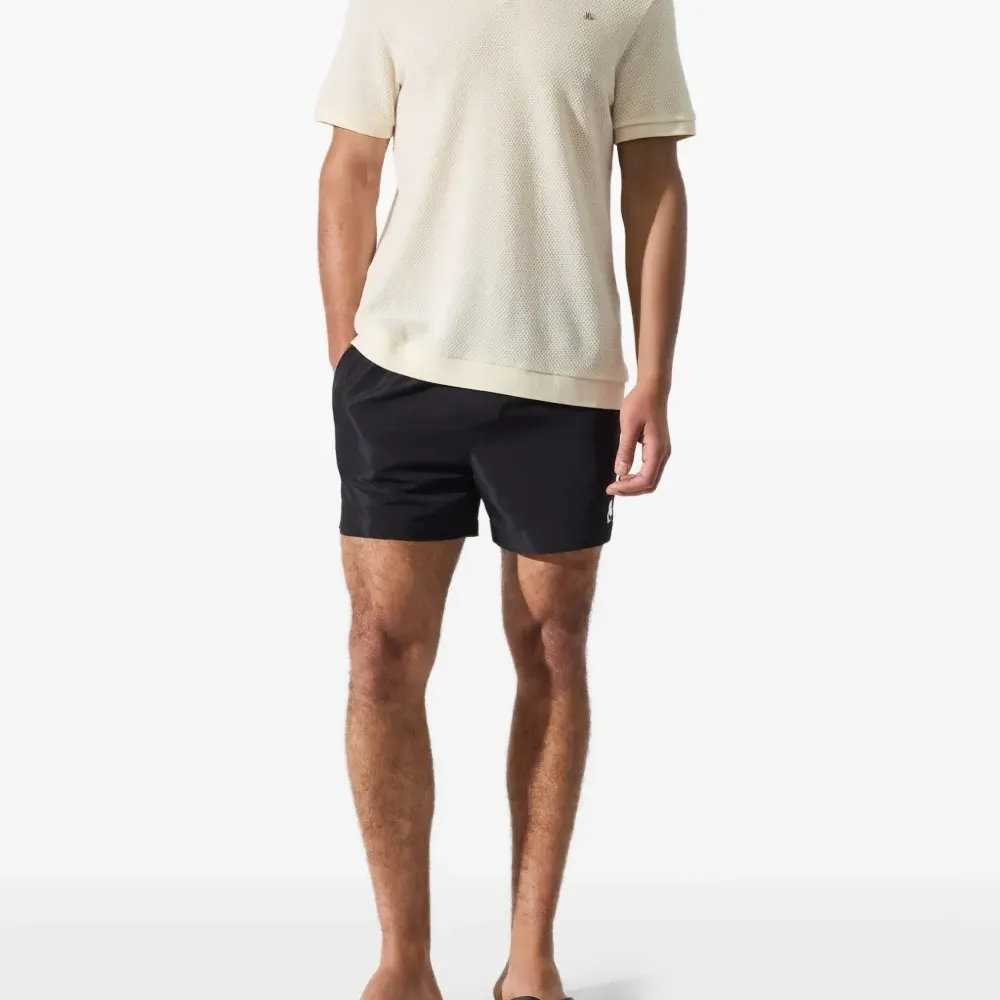 Футболка с логотипом