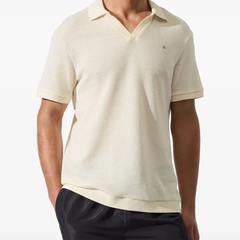 Футболка с логотипом