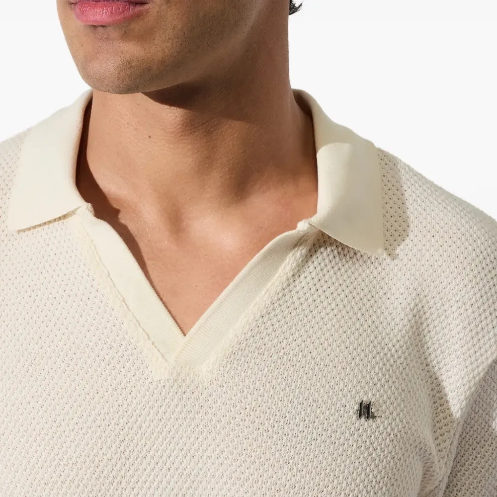 Футболка с логотипом