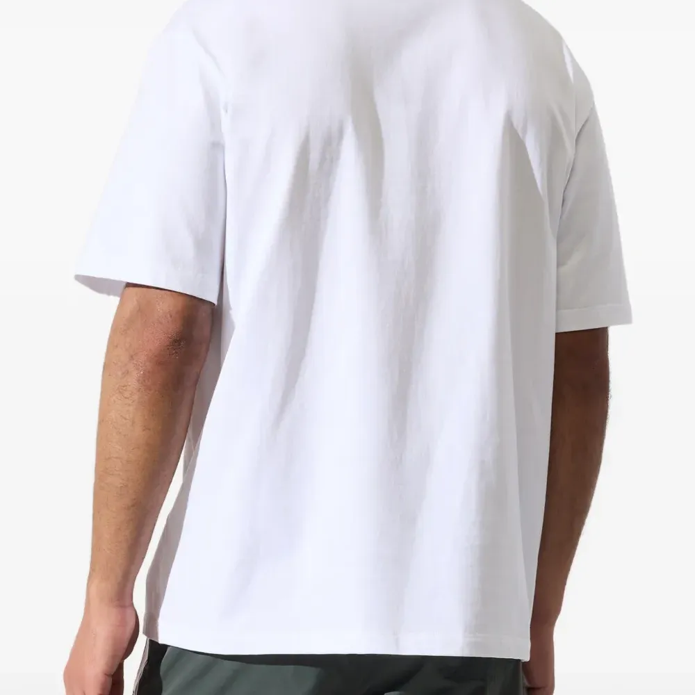 Футболка с графичным принтом