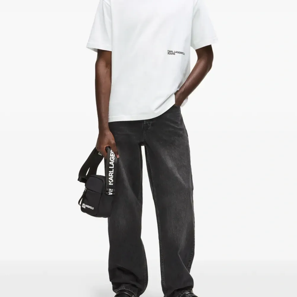 Футболка с графичным принтом