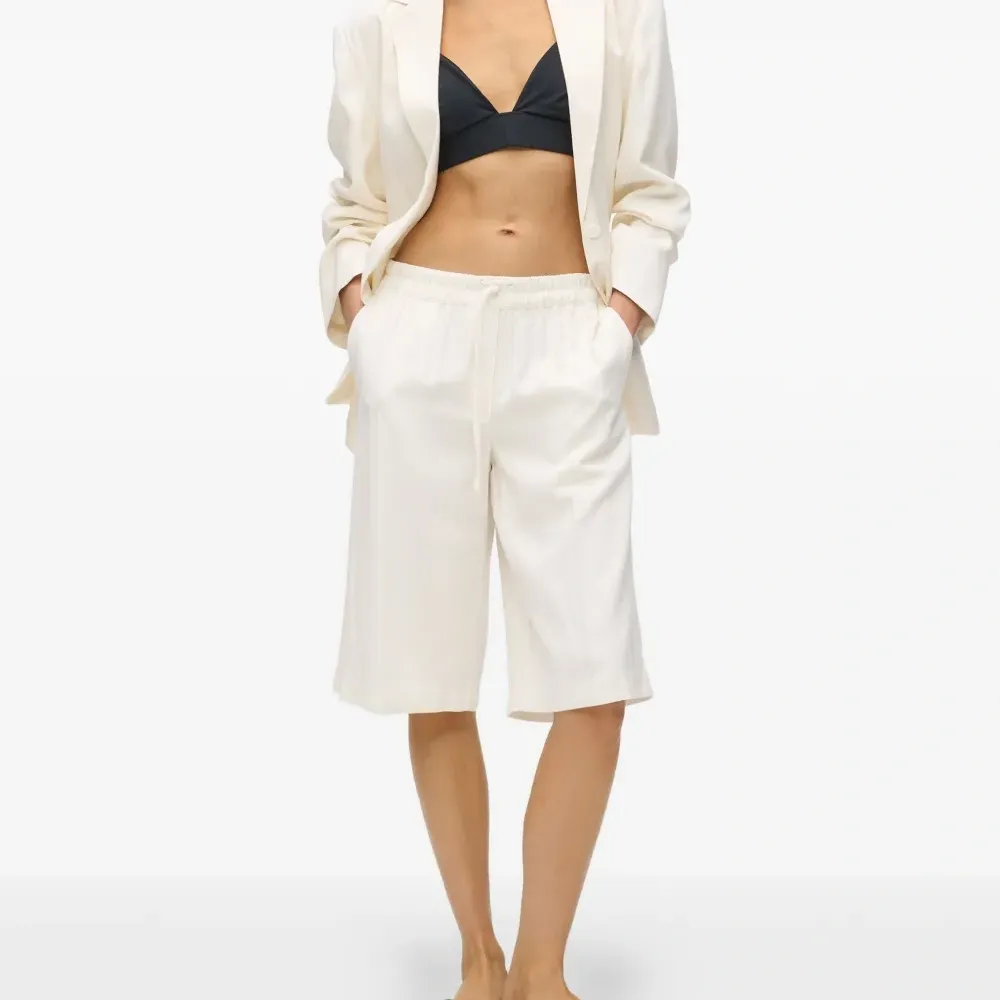 Блейзер с поясом Блейзер с поясом