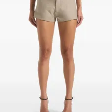 Короткие шорты строгого кроя