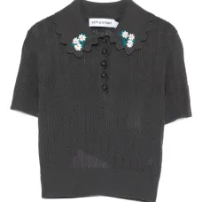 Поло с цветочными аппликациями