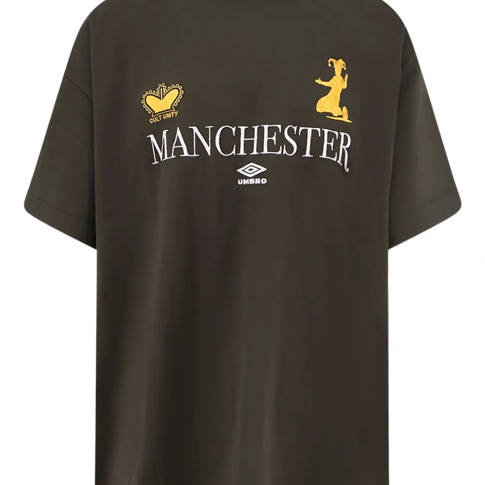 Футболка с логотипом