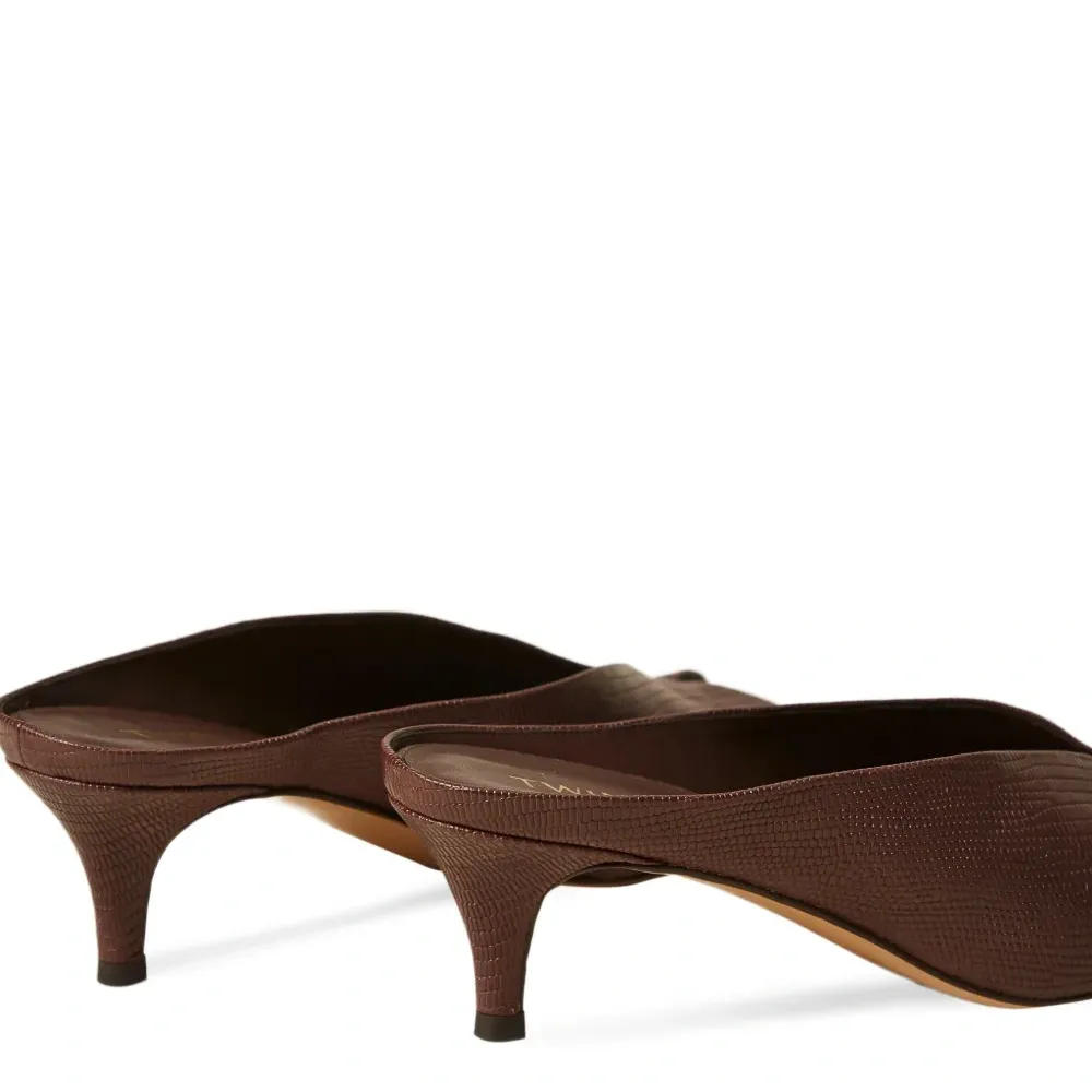 Босоножки с тиснением Босоножки с тиснением