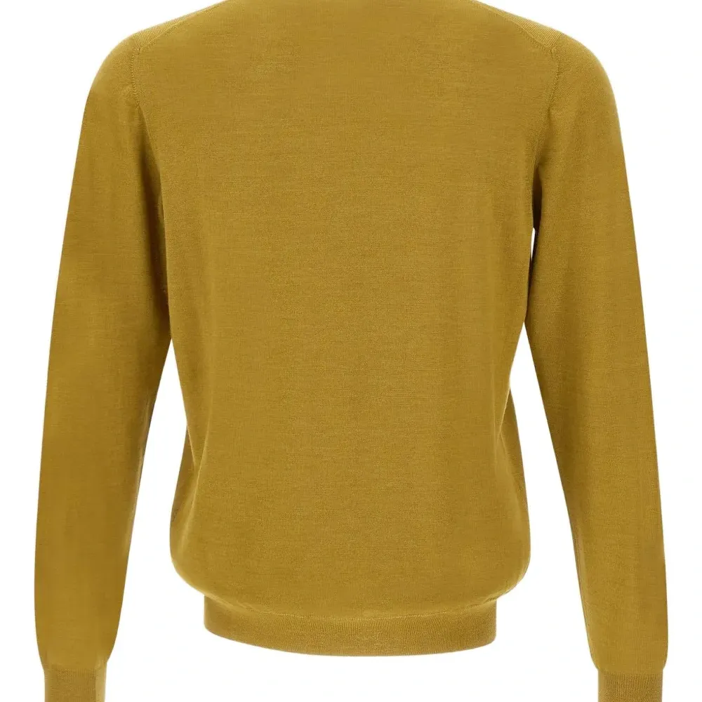 Топ с круглым вырезом