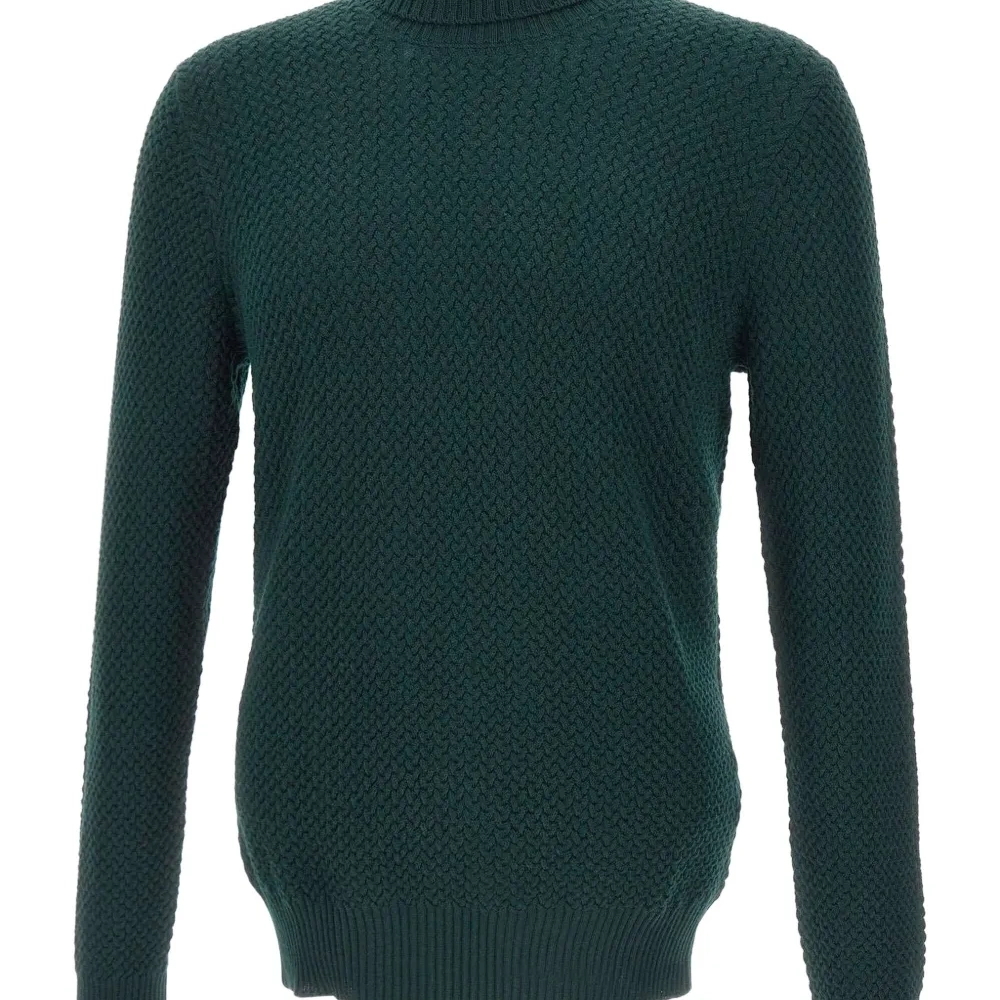 Текстурированный свитер с высоким воротником