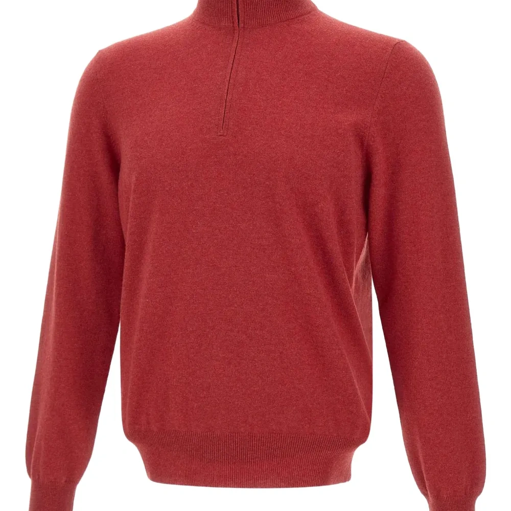 Свитер с высоким воротником и молнией до середины