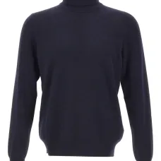 Вязаный свитер с высоким воротом