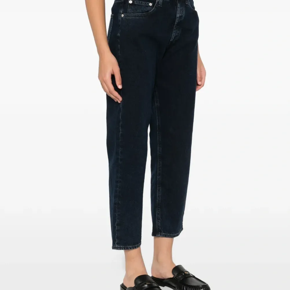 Джинсы Bella в стиле 90-х с пуговицами