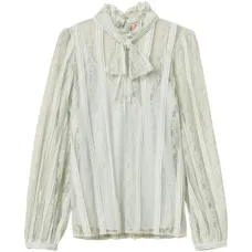 Блузка с полосками и кружевным бантом