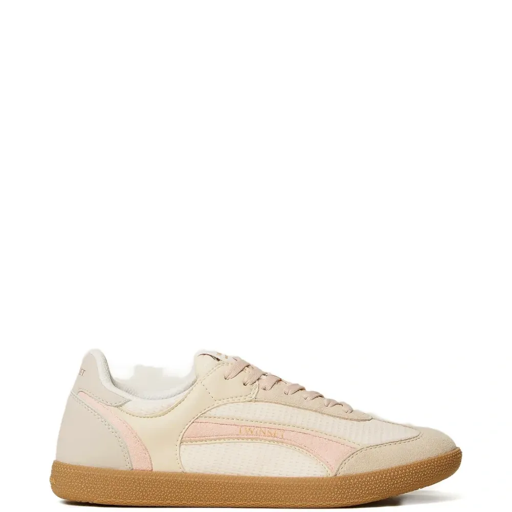 Кроссовки с панелями на шнуровке