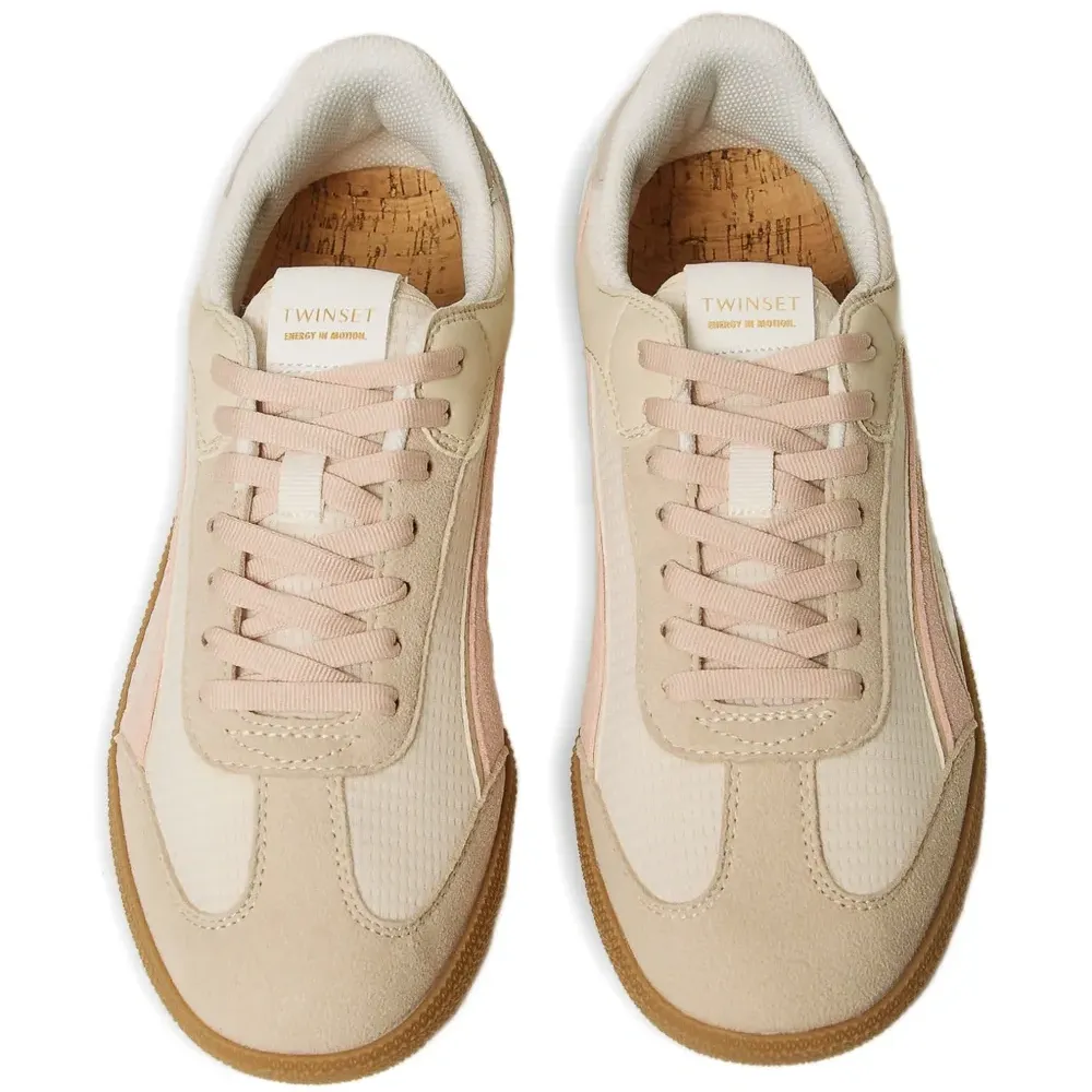 Кроссовки с панелями на шнуровке