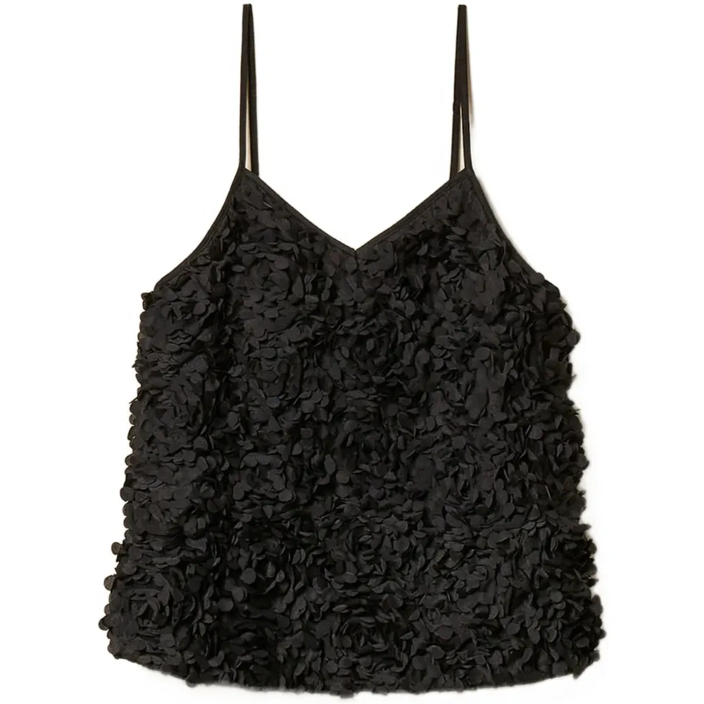 Топ с цветочным декором Топ с цветочным декором