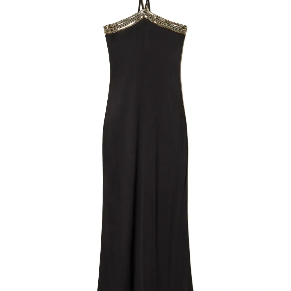 Платье с вышивкой пайетками