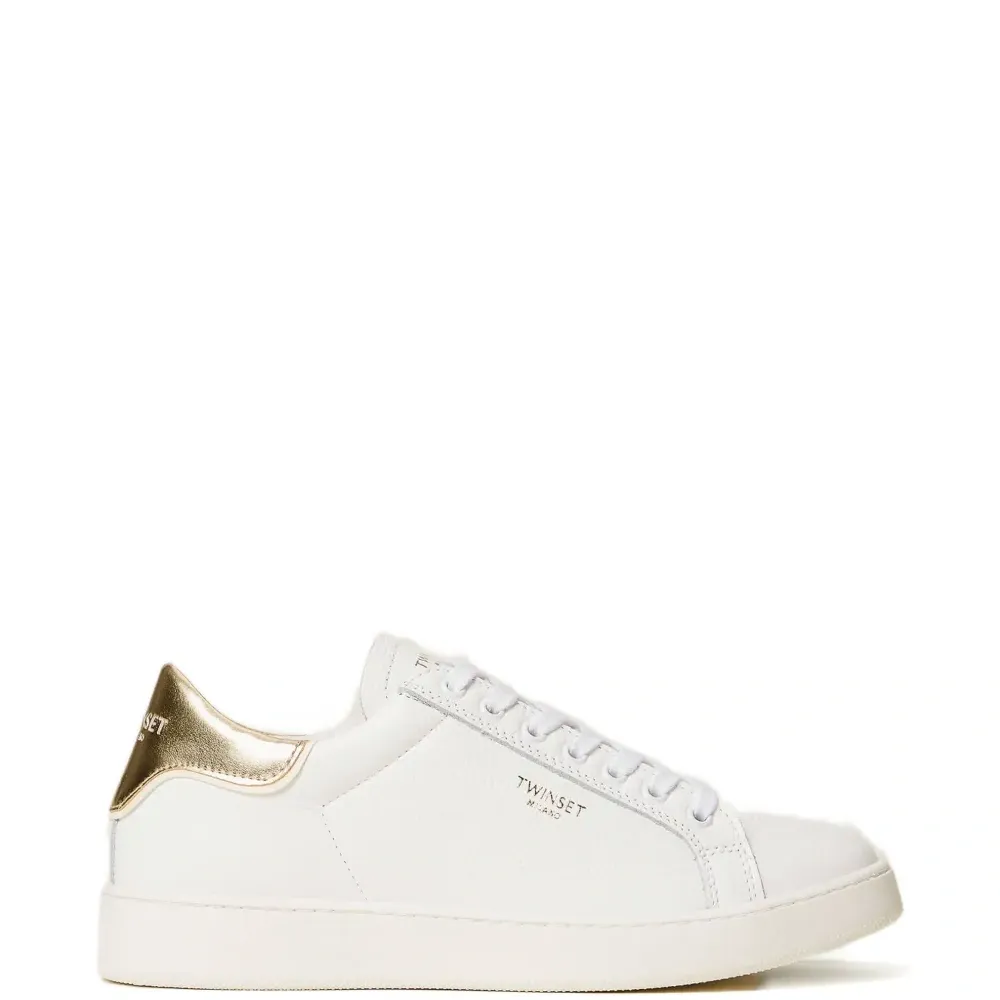 Кроссовки на шнуровке с логотипом