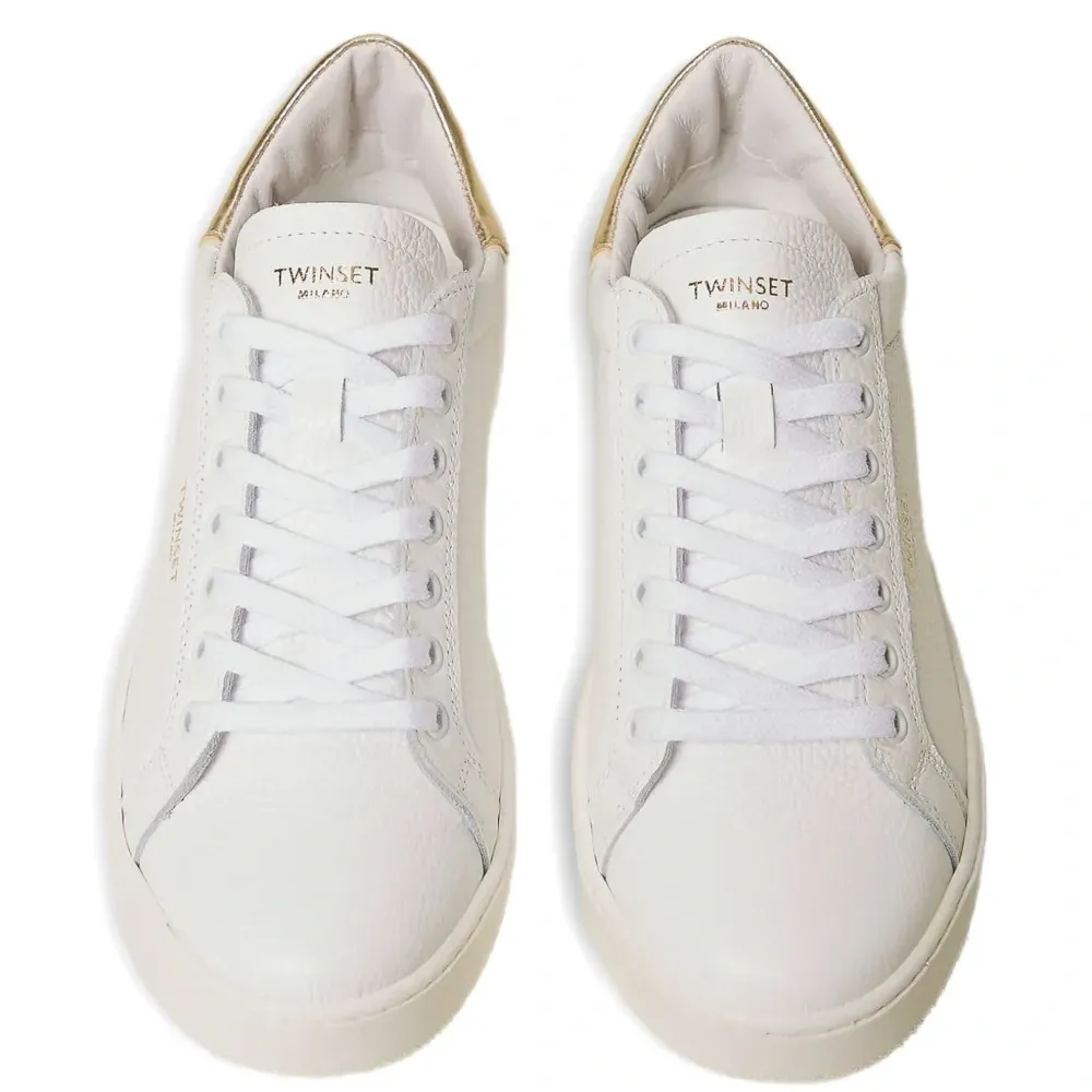 Кроссовки на шнуровке с логотипом