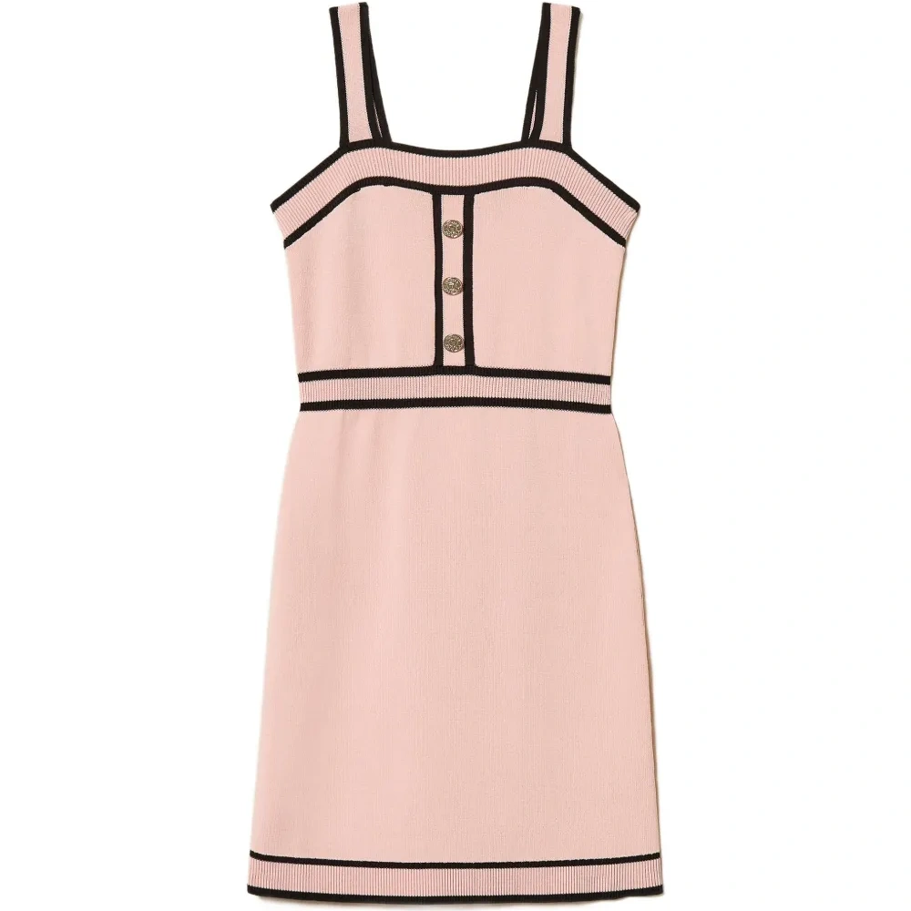 Платье с контрастной отделкой