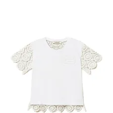 Футболка с кружевными рукавами