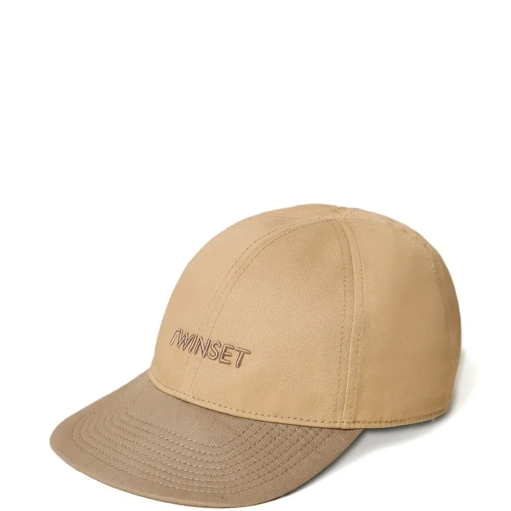 Бейсболка с логотипом