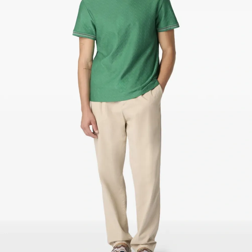 Футболка с зигзагообразным узором