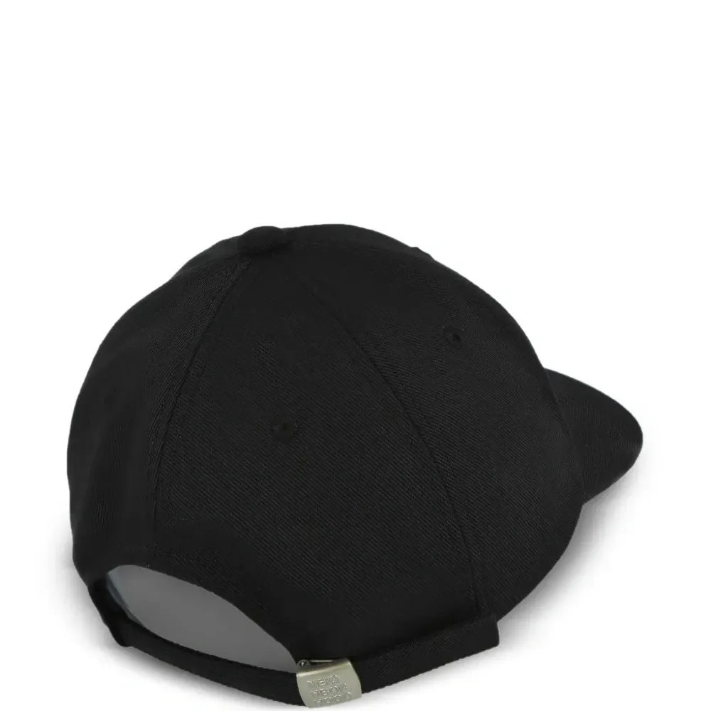 Бейсболка с вышивкой