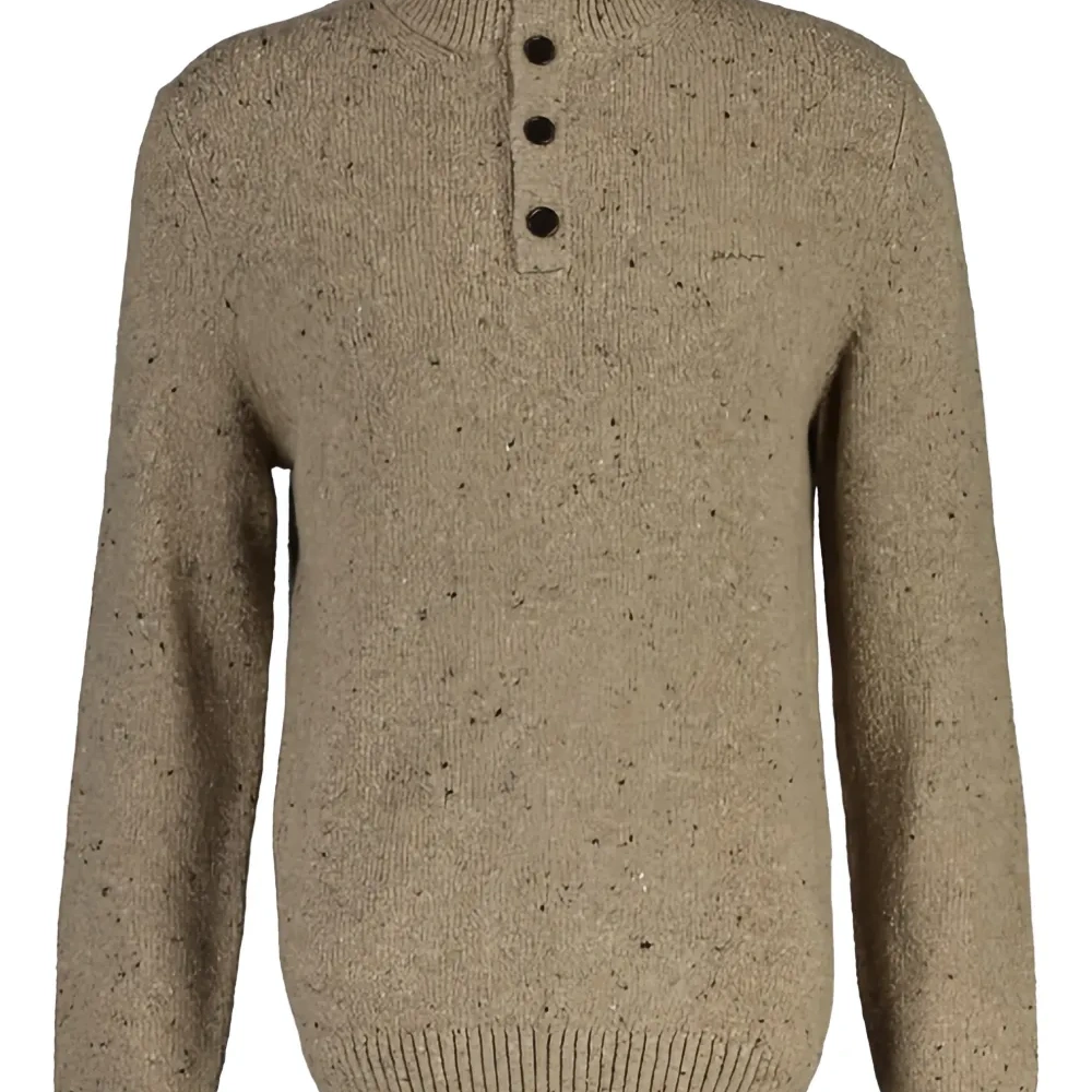 Свитер на пуговицах