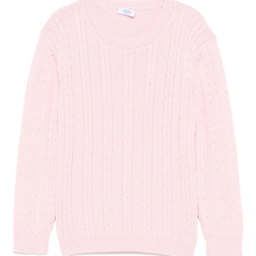 Свитер с косичками