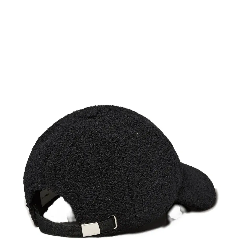 Бейсболка с нашивкой-логотипом