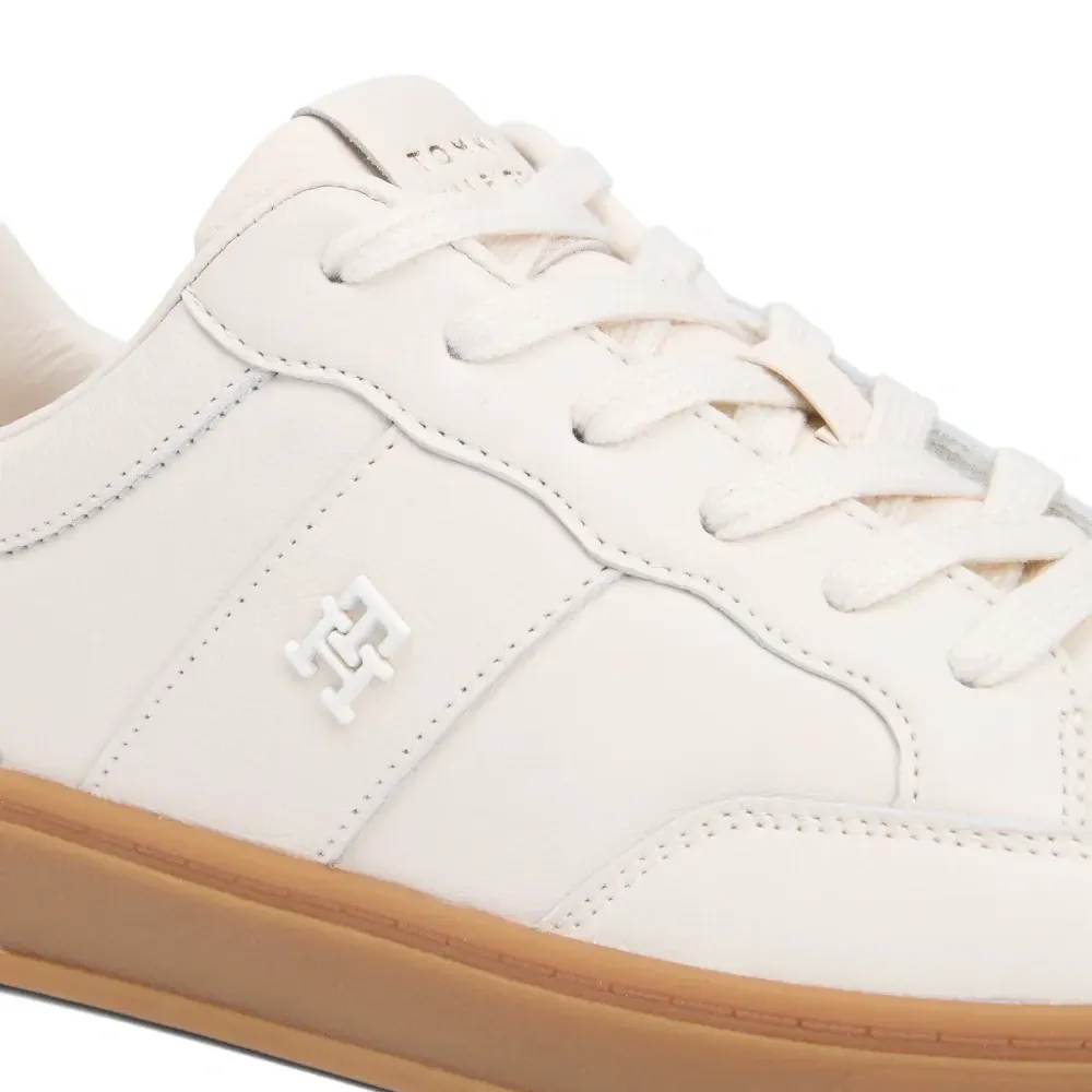 Кеды с низким верхом и логотипом