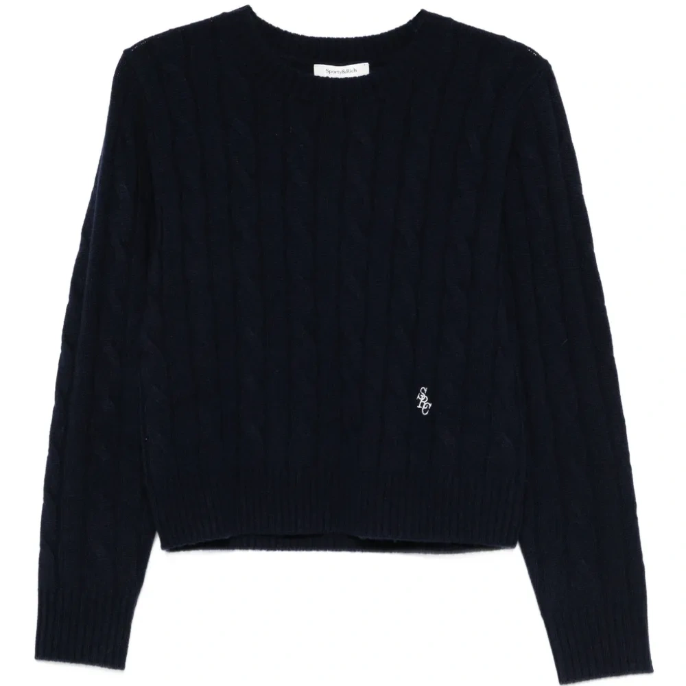 Свитер вязаный косичкой