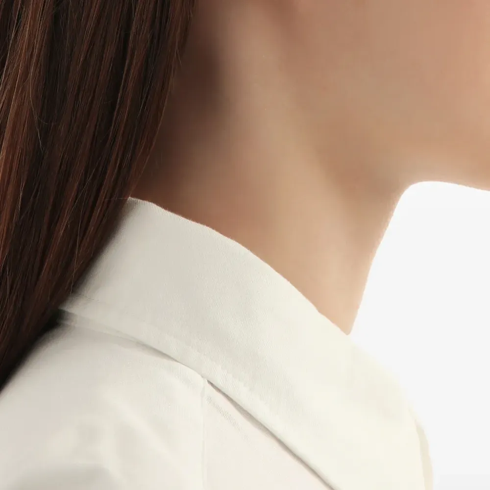 Серьги-гвоздики с логотипом