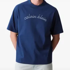 Футболка с вышитым логотипом