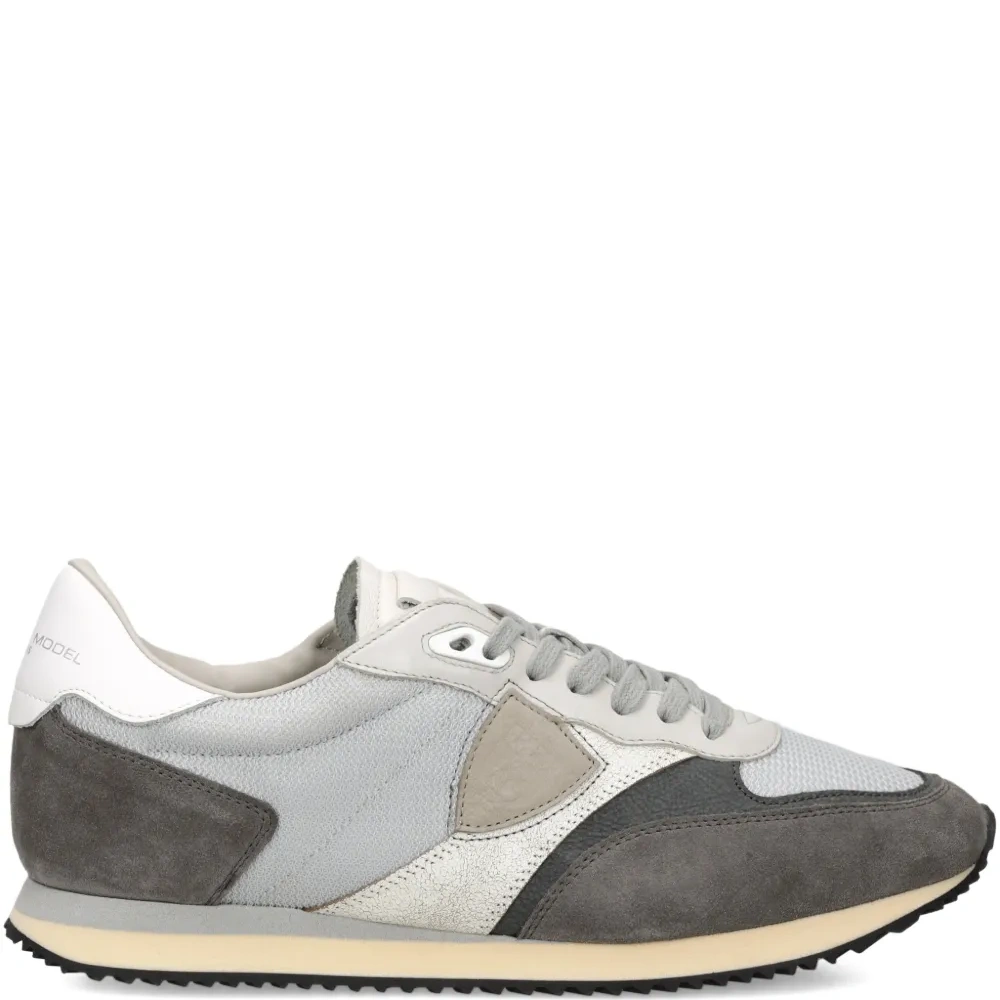 Кроссовки со вставками