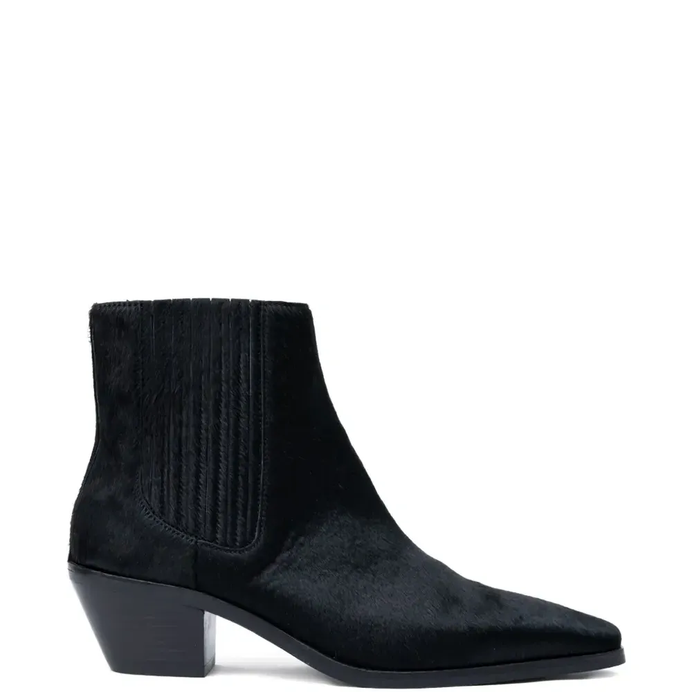 Ботфорты с заострённым носком и вставками