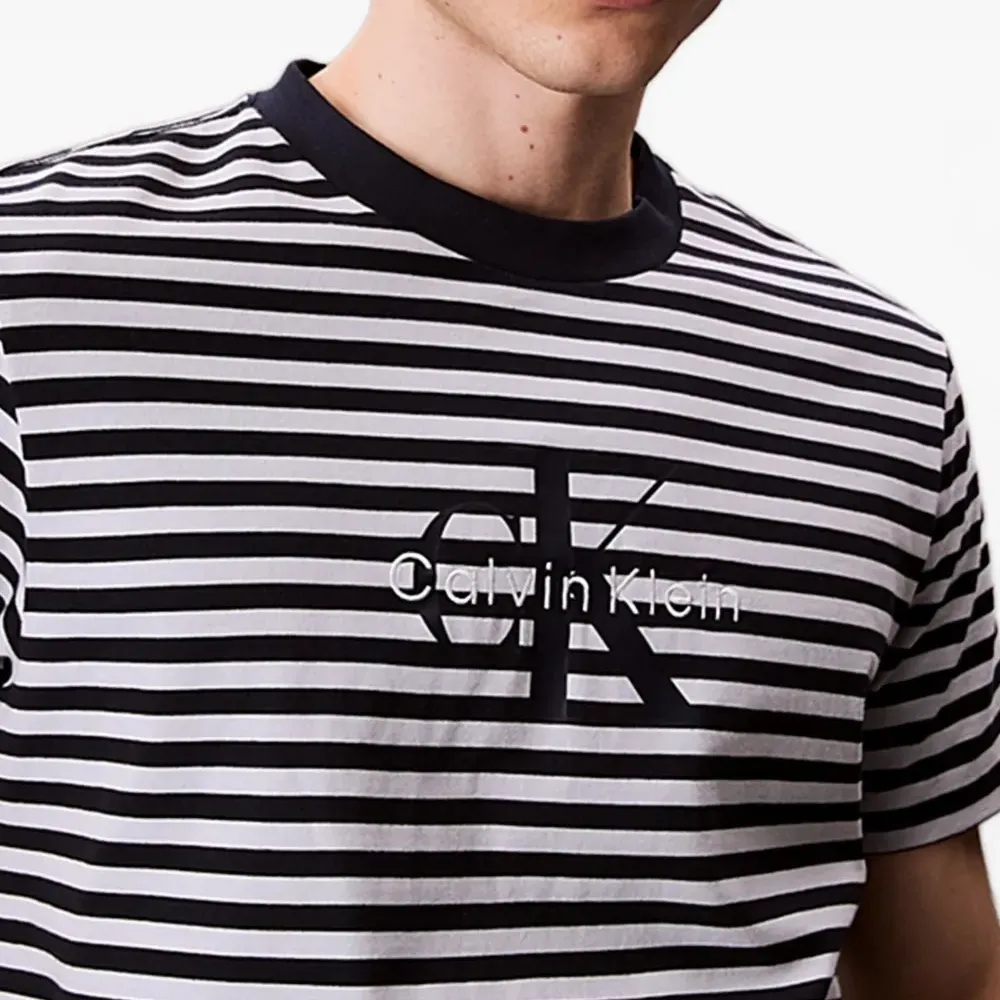 Футболка в полоску с логотипом