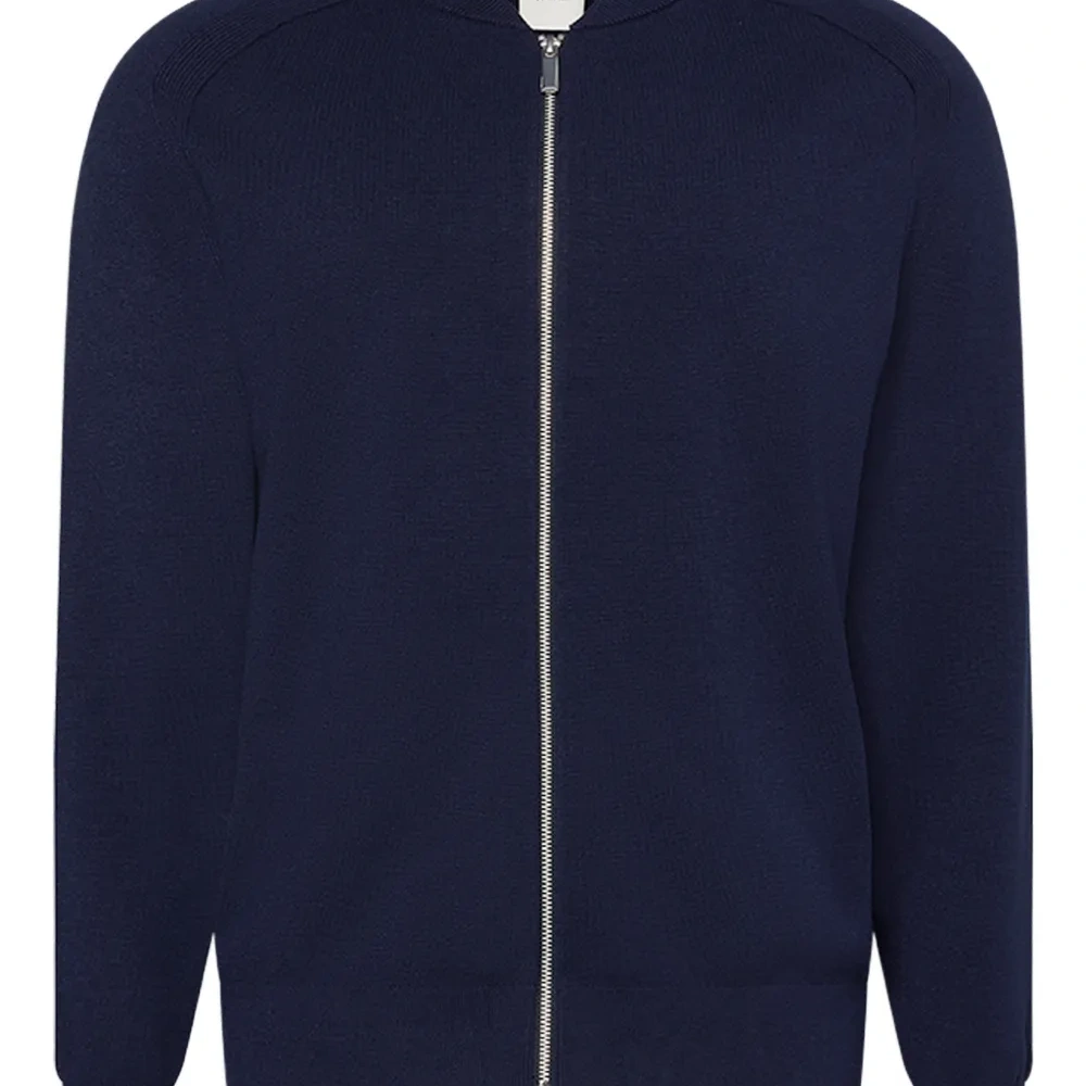 Куртка на молнии