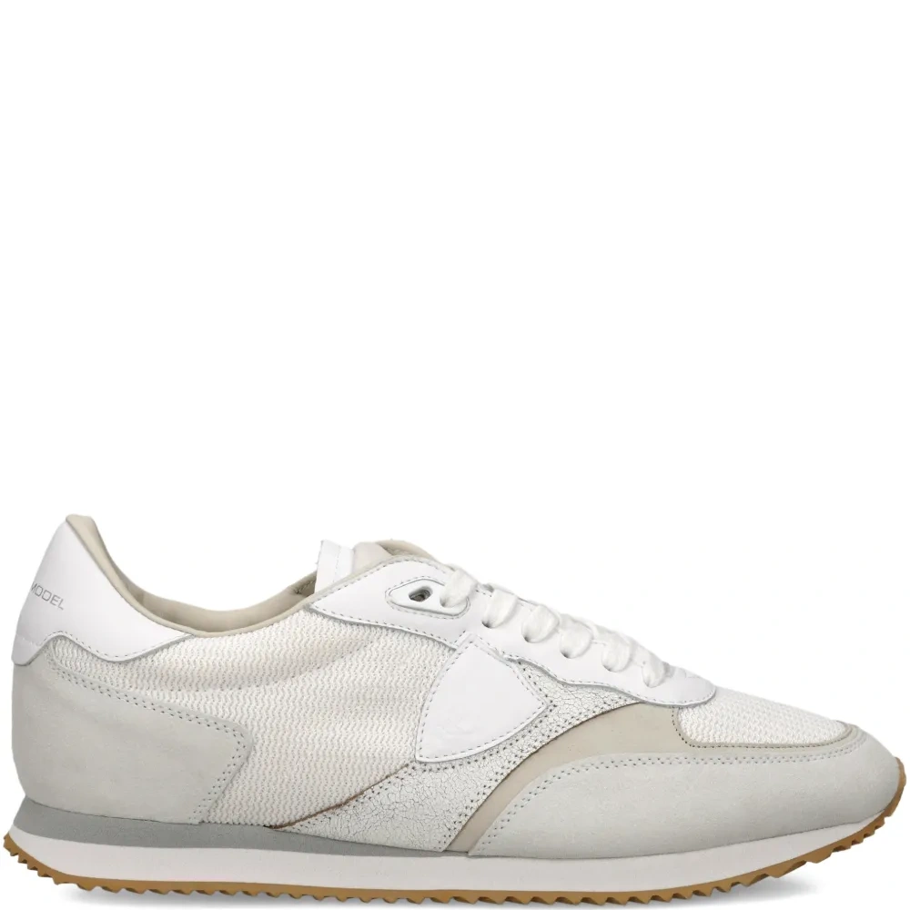 Кроссовки на шнуровке Кроссовки на шнуровке