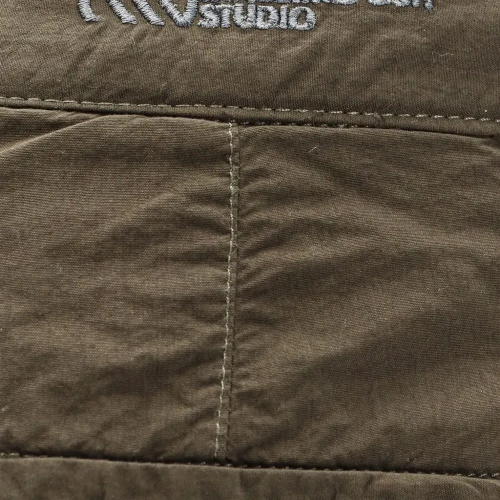 Брюки на пуговицах