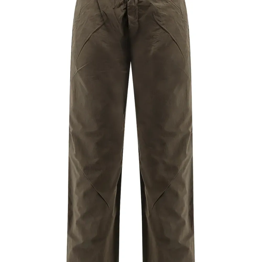 Брюки на пуговицах