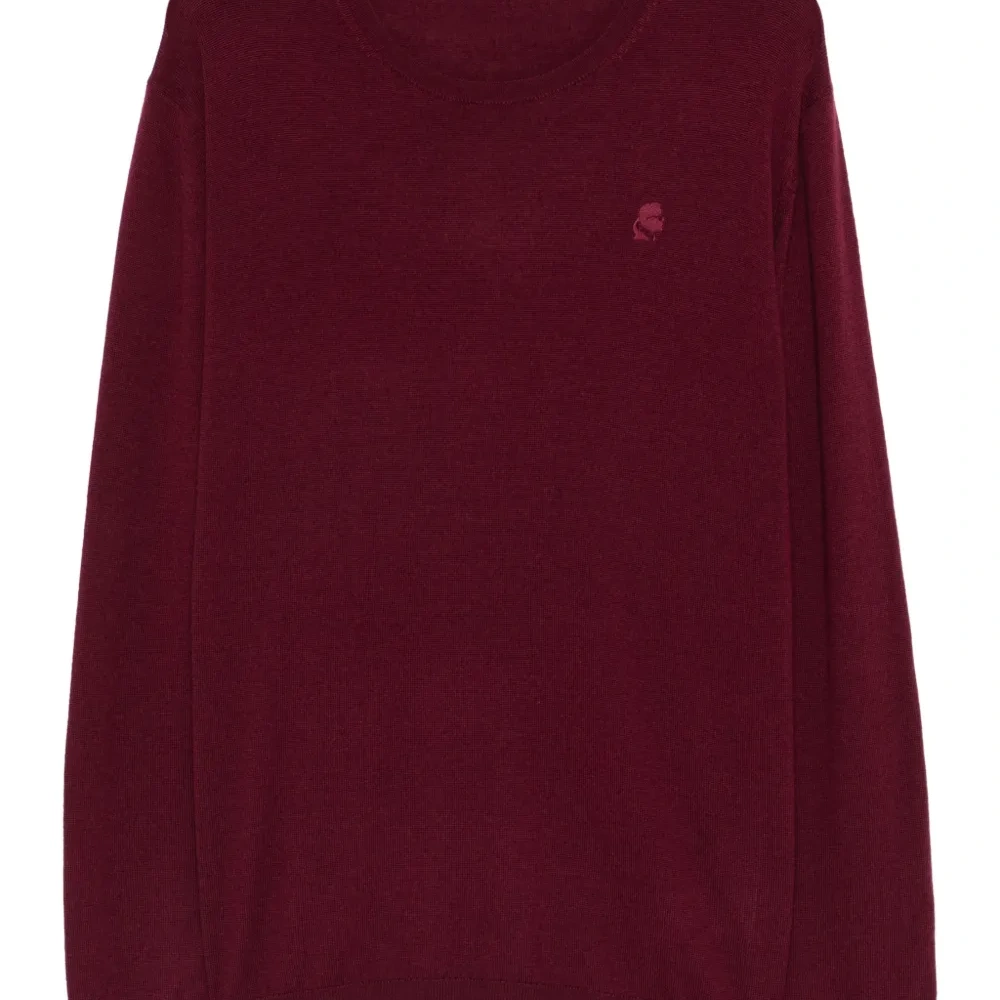 Шерстяной свитер