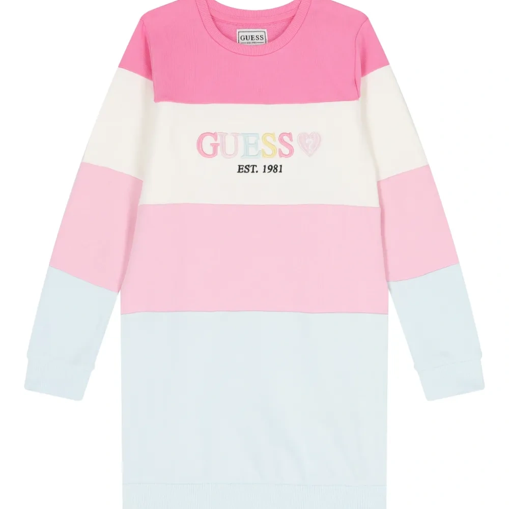 Платье с вышитым логотипом