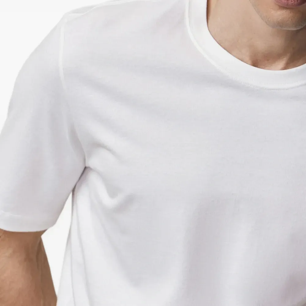 Футболка с круглым вырезом