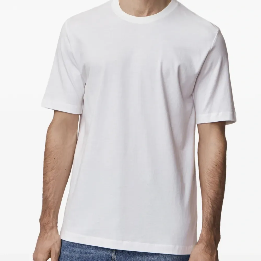 Футболка с круглым вырезом